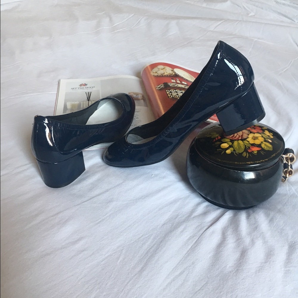 Low heel pumps