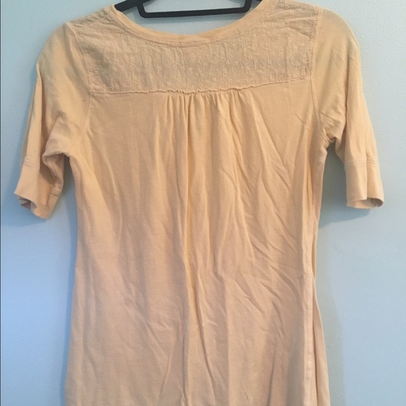 Yellow Mossimo shirt. - Picture 3 of 3