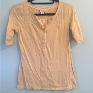 Yellow Mossimo shirt.