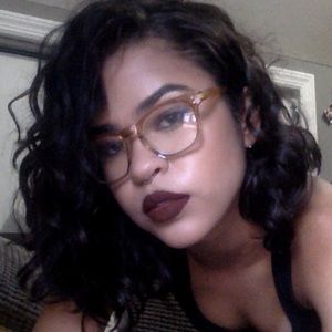 Meet your Posher, Leslie