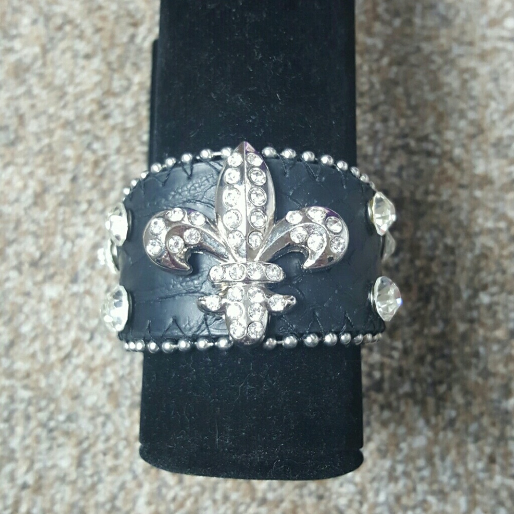 Leather bracelet