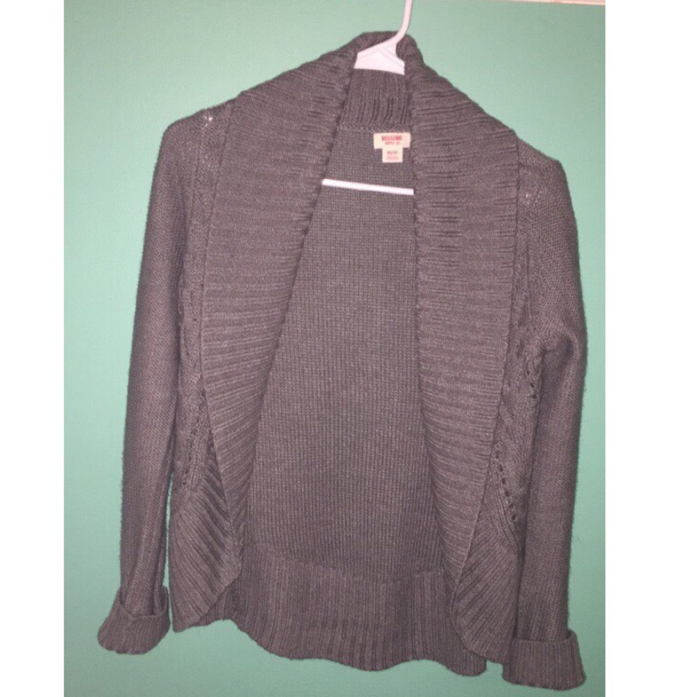 gray woven cardigan