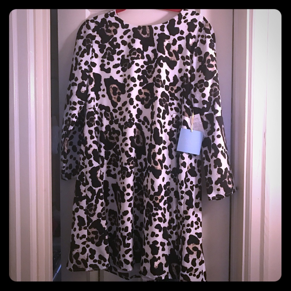 Adorable leopard CeCe dress