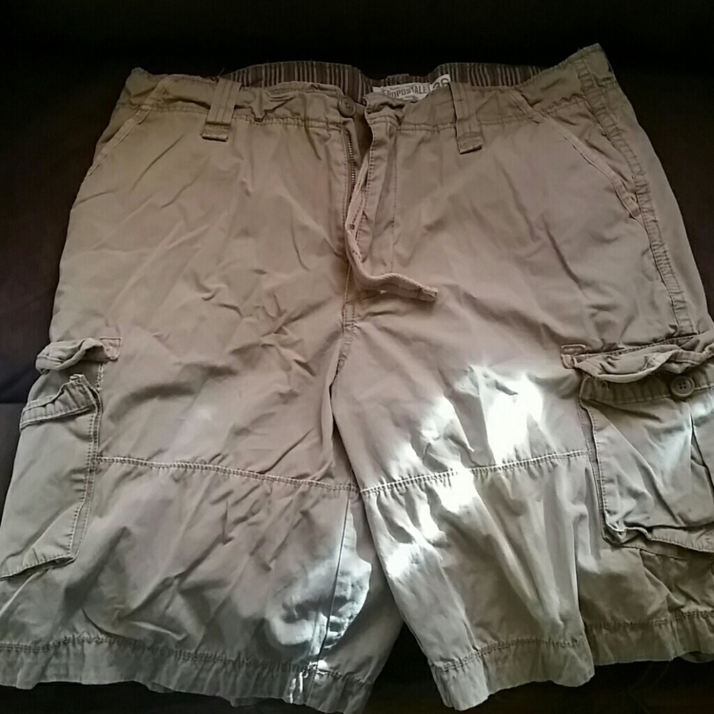 Men's Aeropostale cargo shorts size 36