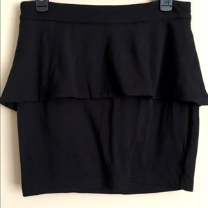 H&M peplum skirt sz.8 black