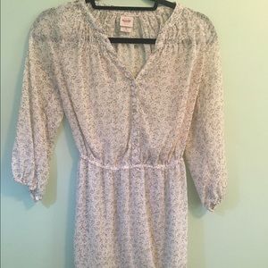 Mossimo floral top with cinched waist.