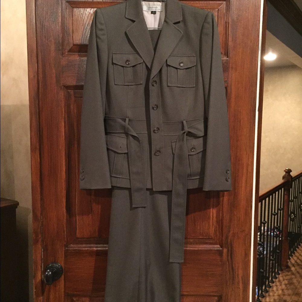 Tahari Woman's Pant Suit