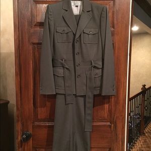 Tahari Woman's Pant Suit