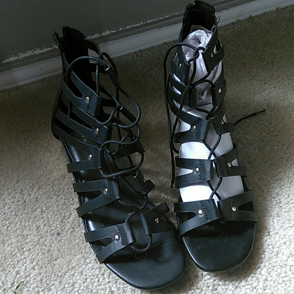 Black gladiator sandals *New*