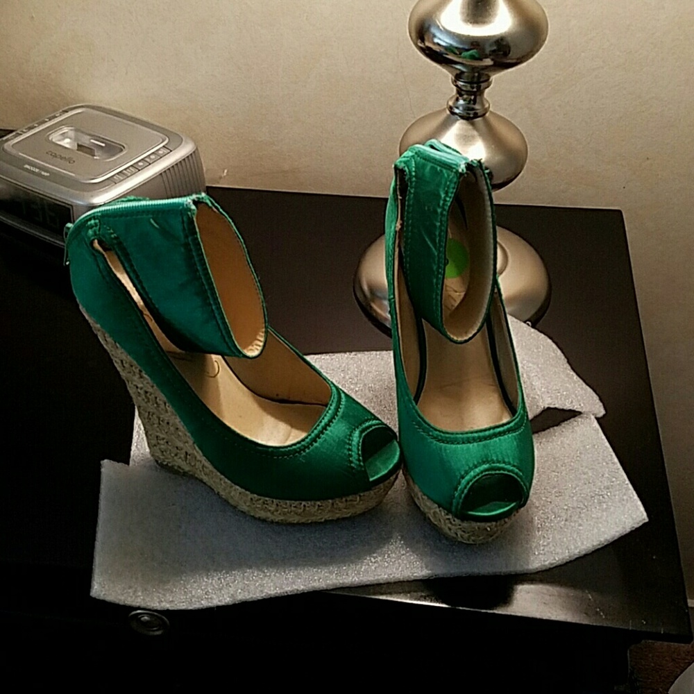 Satin espadriles that zip in the back