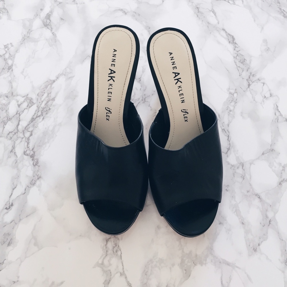 ANNE KLEIN HEELS