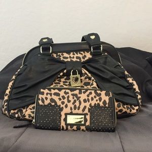 BETSEYVILLE Exotic Purse/Wallet Set