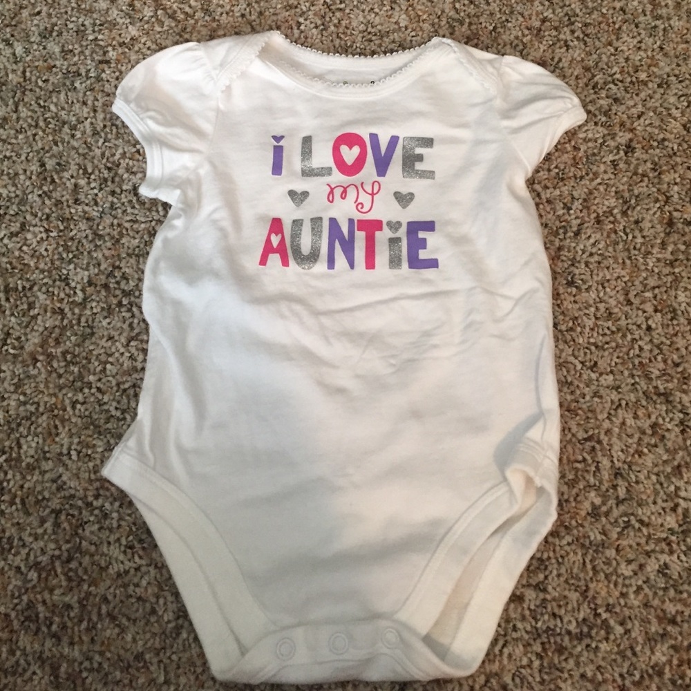 Adorable "I Love My Auntie " Onesie 💜