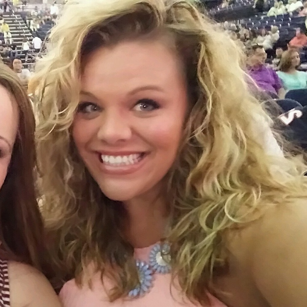 Meet your Posher, Whitney