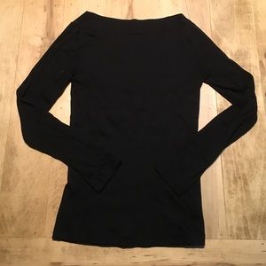 Black long sleeve crewneck tee