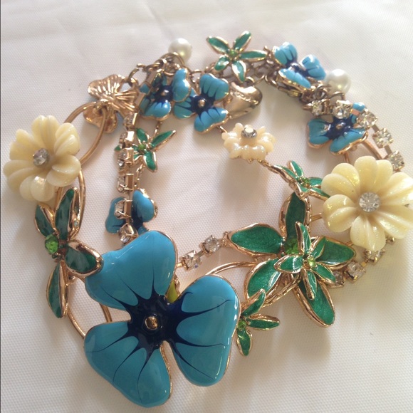 Set of Necklace and Bracelet - Picture 2 of 4