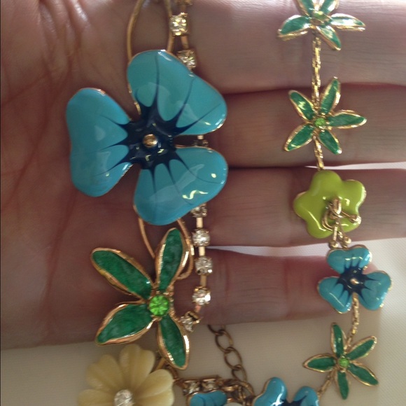 Set of Necklace and Bracelet - Picture 3 of 4