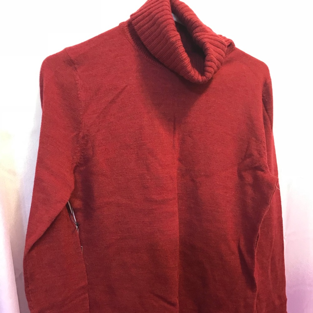 100% wool woman's wool sweater