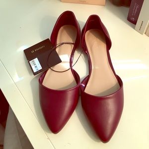 Burgundy pointed toe flats - size 7.5 NWT