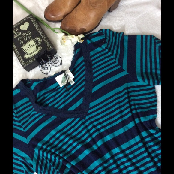 Nurture by Lamaze Tops - 🌍Nurture NWT Navy and Teal Striped V-neck Top