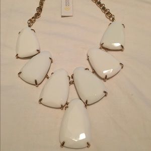 White & gold Kendra Scott Harlow Necklace. NWT.