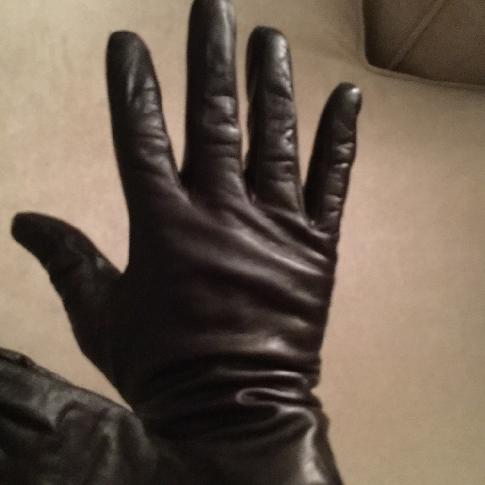 Genuine leather gloves