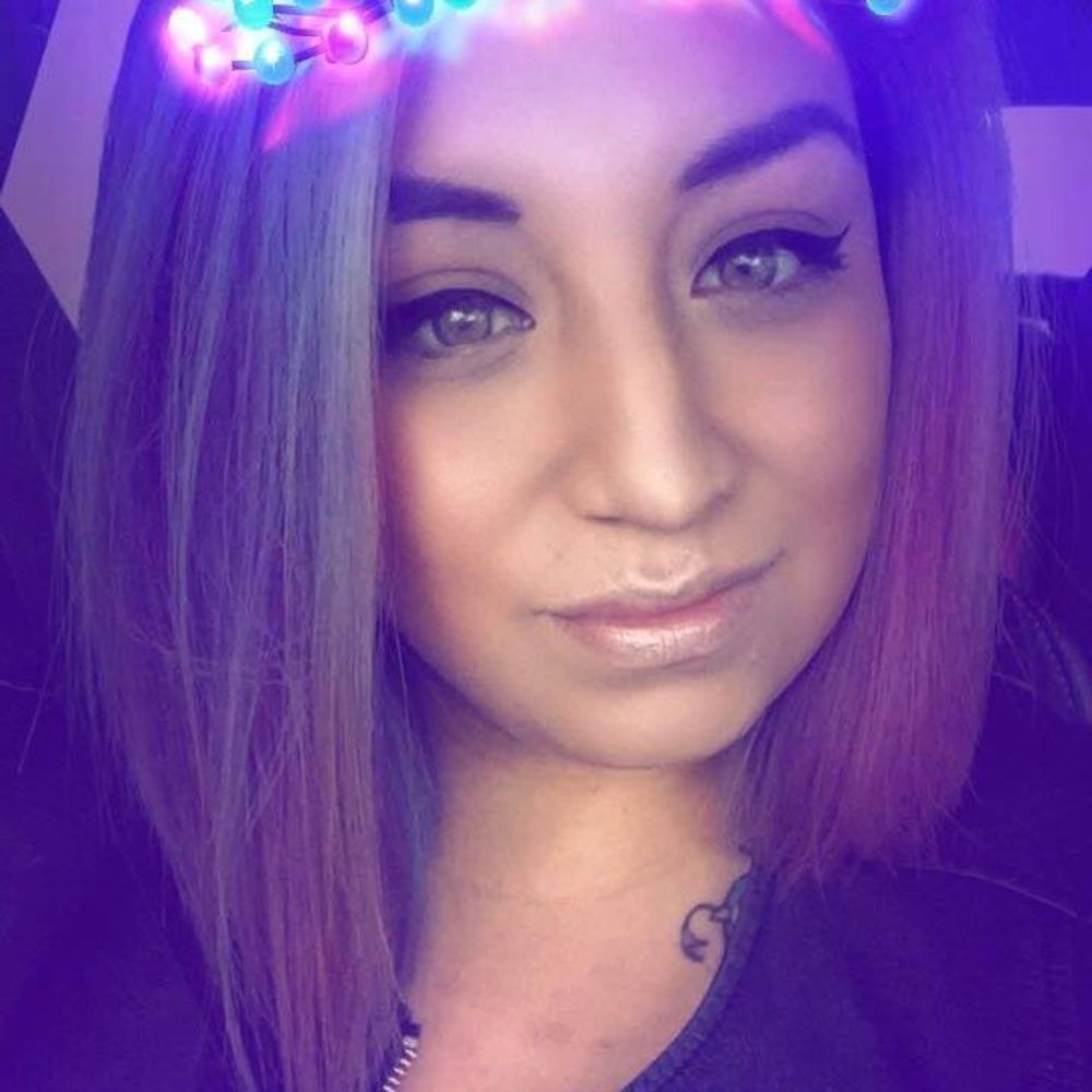 Meet your Posher, Analicia