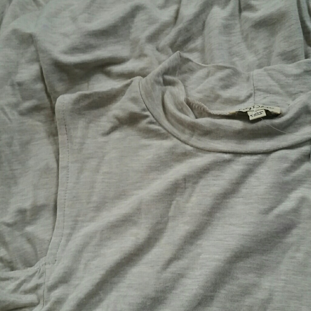 Cut Out Top - Picture 3 of 3