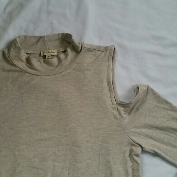 Cut Out Top - Picture 2 of 3