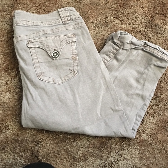 Capris - Picture 3 of 3