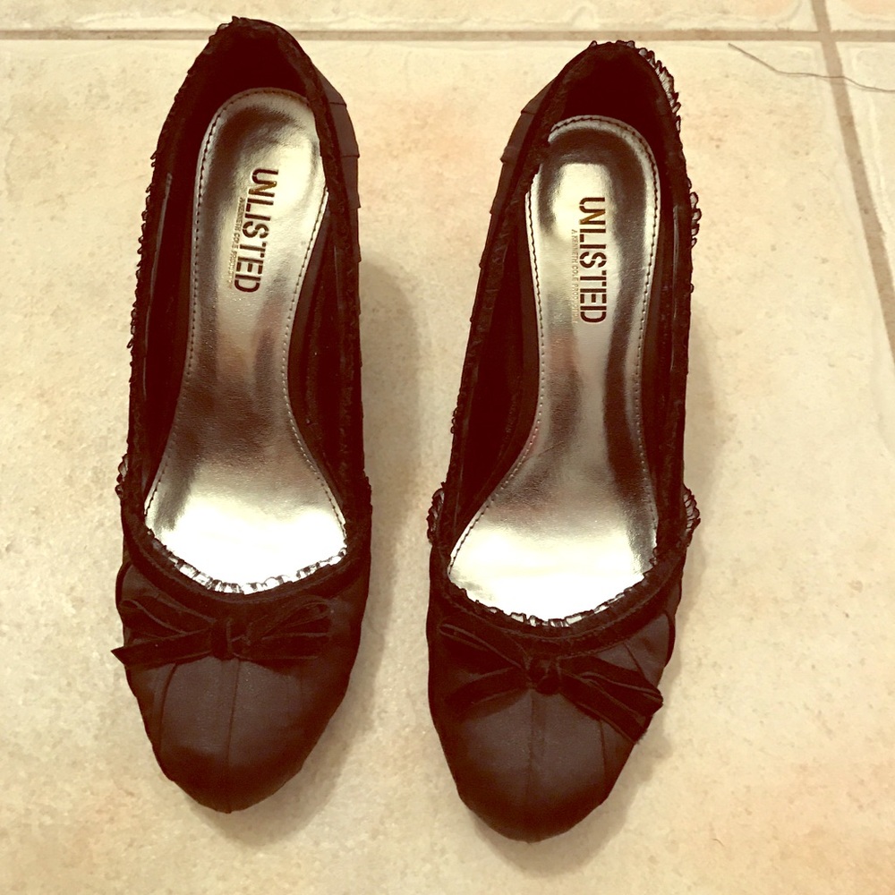 Kenneth Cole lacy bow heels 👠