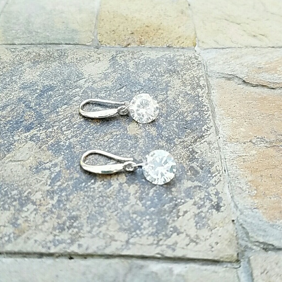 Elegant dangling CZ earrings - Picture 2 of 4