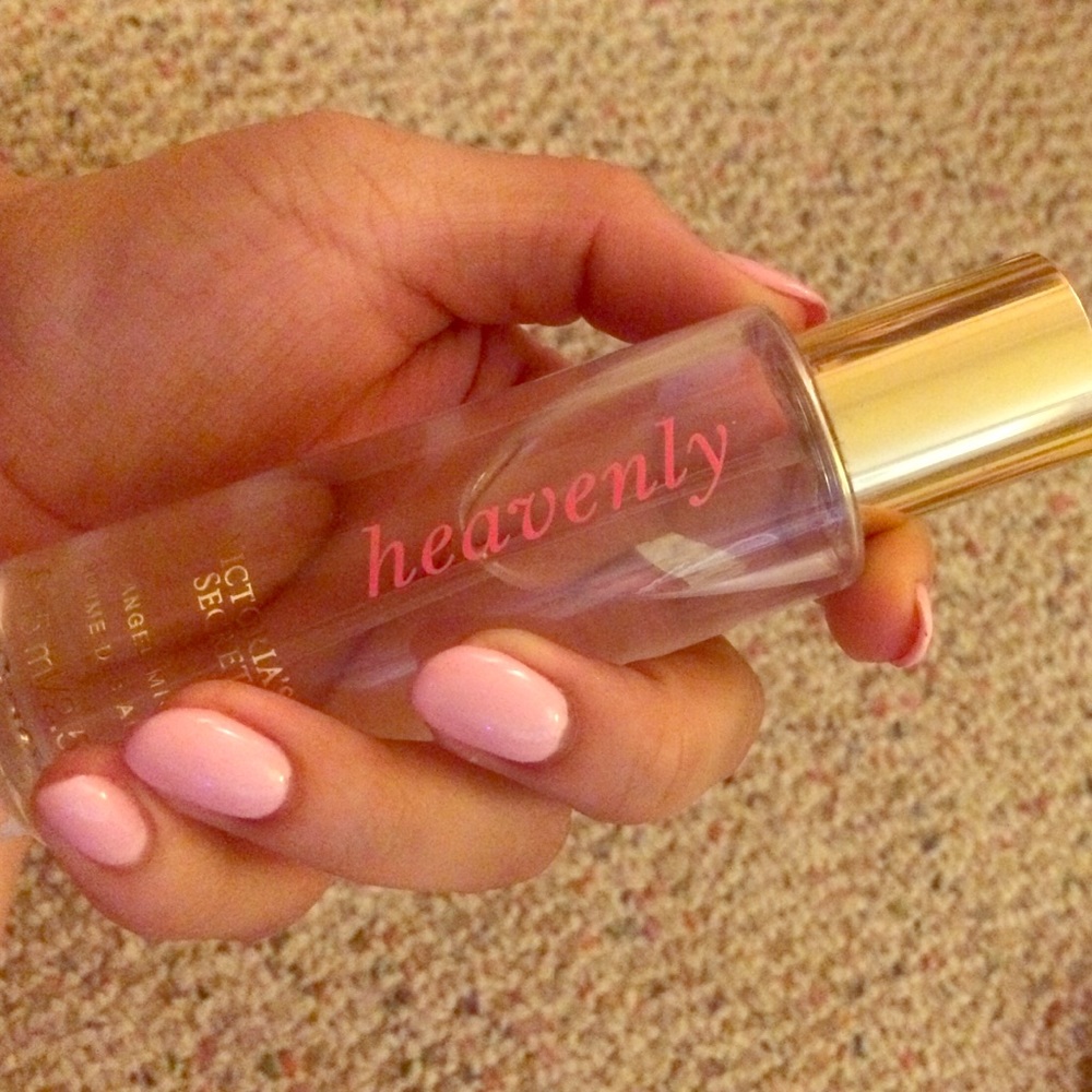VICTORIA'S SECRET "HEAVENLY" PERFUME 💜👼