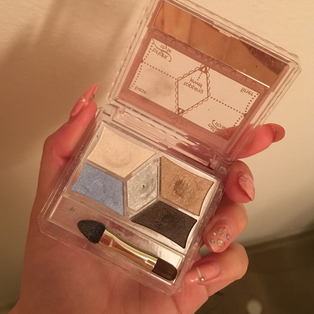 Canmake Japan brand eyeshadow plate