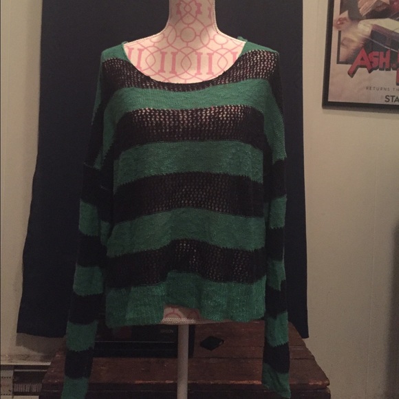 Sheer black and green sweater shirt - Picture 2 of 3