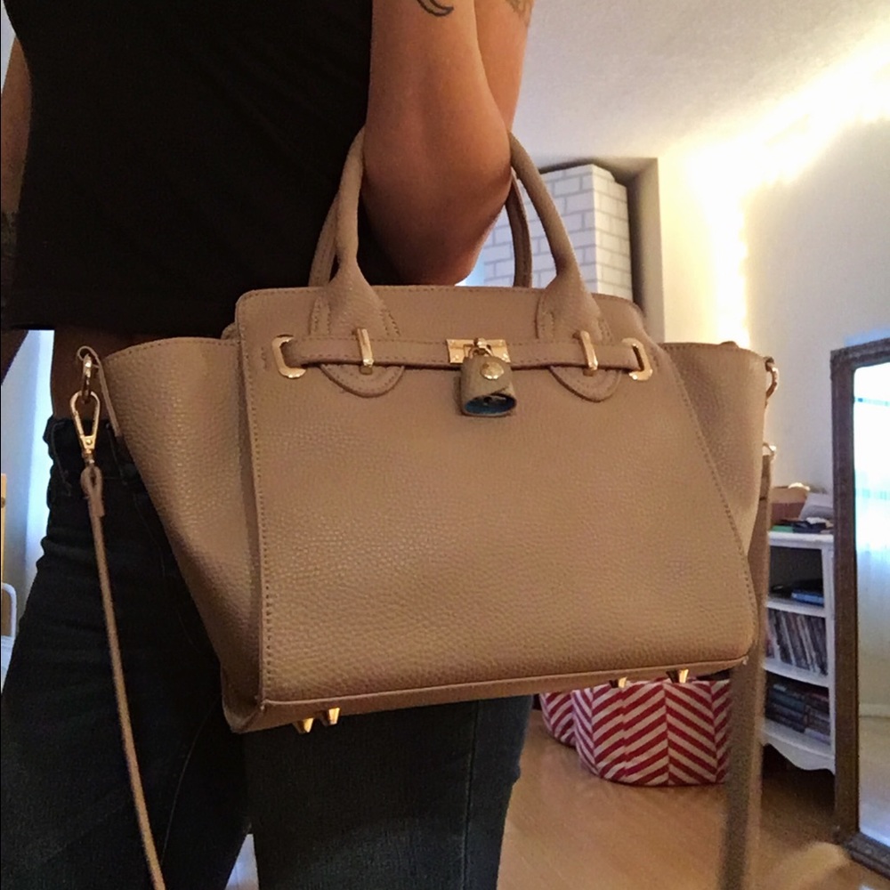 Tote purse