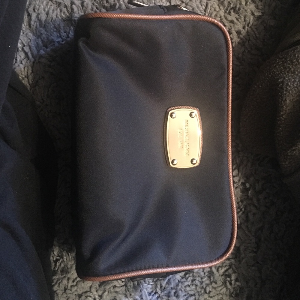 Michael kors large pouch