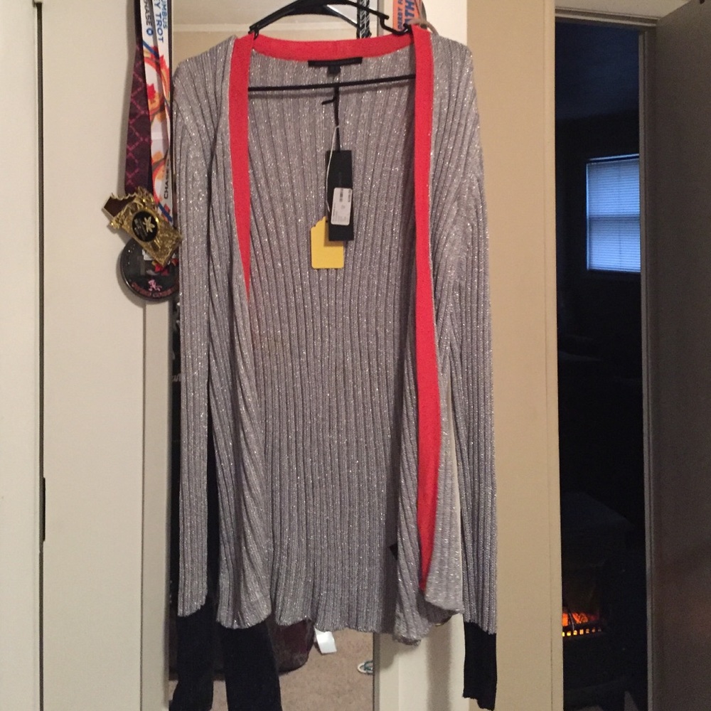 Beautiful silver and salmon cardigan. Size XL
