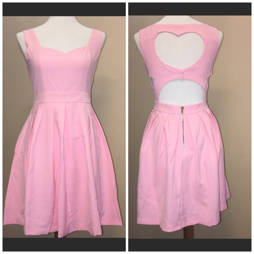 🎉Host Pick 🎉💗Blush classic heart dress 💗
