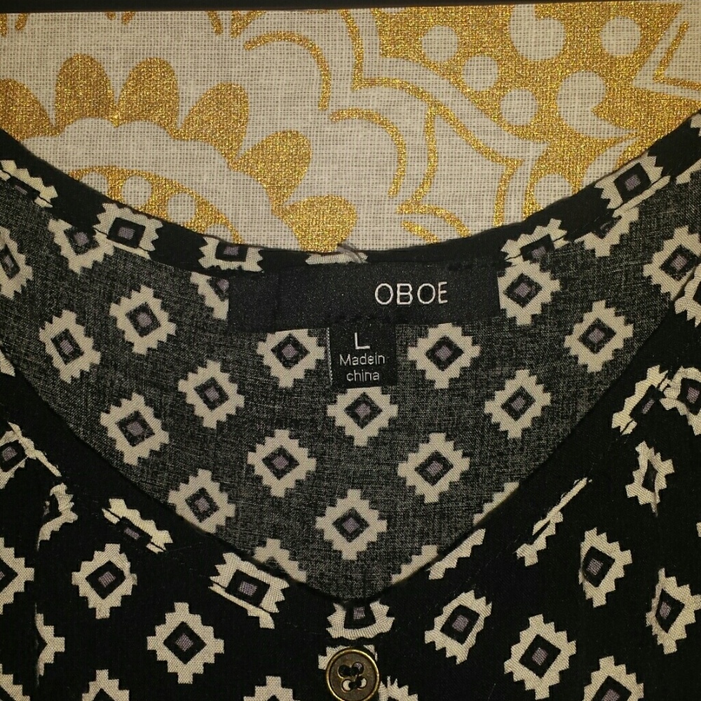 blouse - Picture 2 of 3