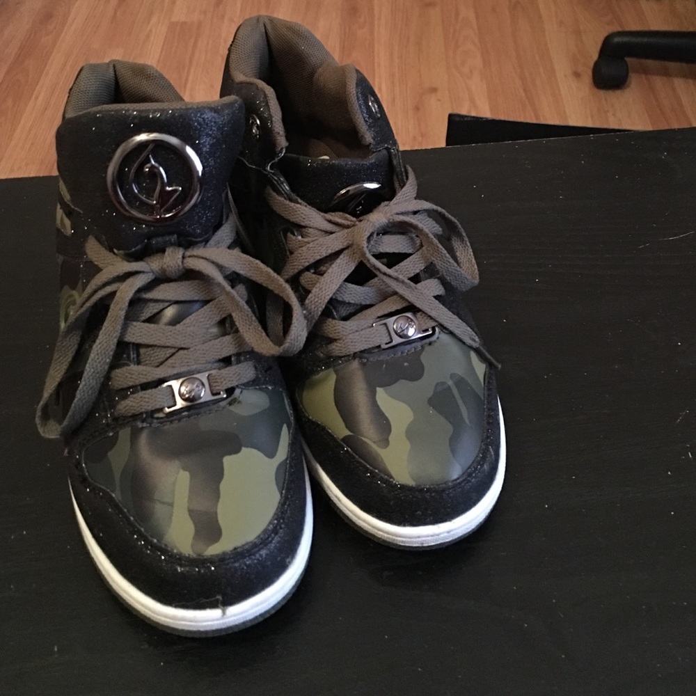 Size 8 Women  Baby Phat Shoes