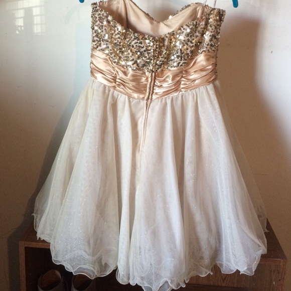 Classy champagne homecoming dress - Picture 2 of 4