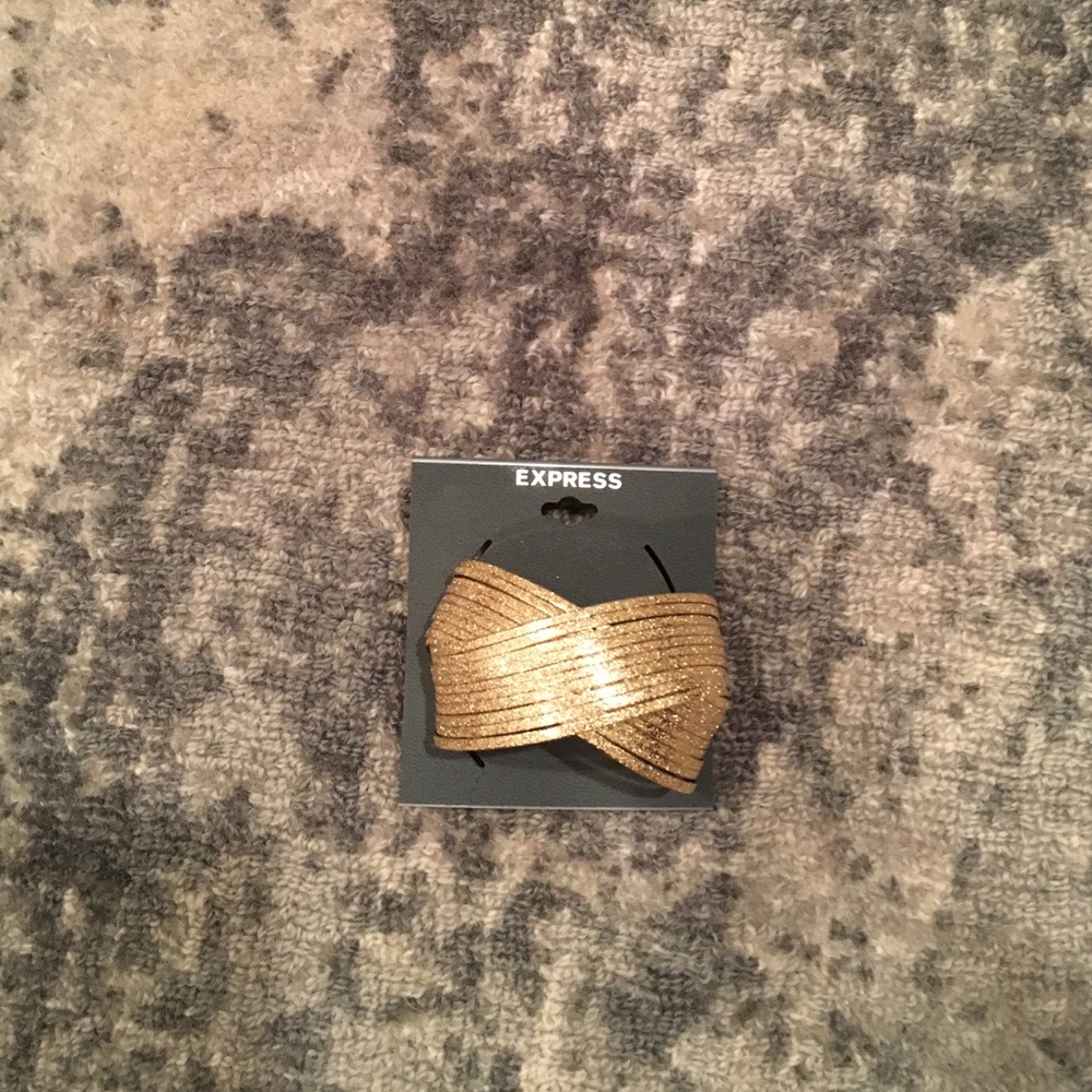 Gold bangle bracelet