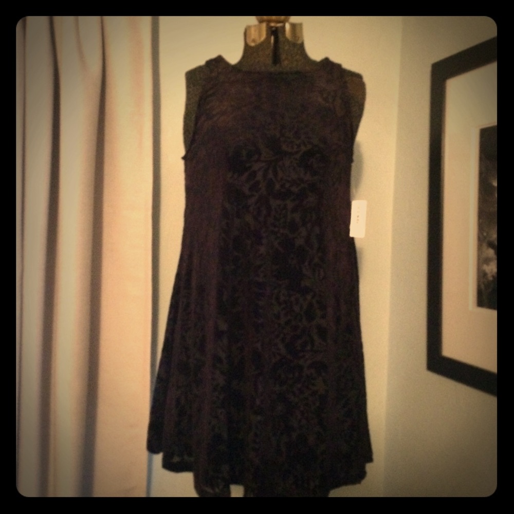NWT Old Navy black velvet pattern dress