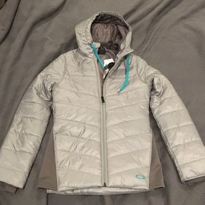 Oakley NWT lightweight coat. Stone gray XS
