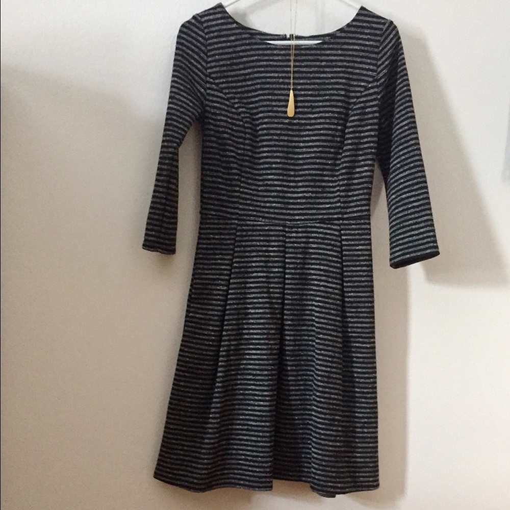 Merona s/p worn 2 times. Flattering style!