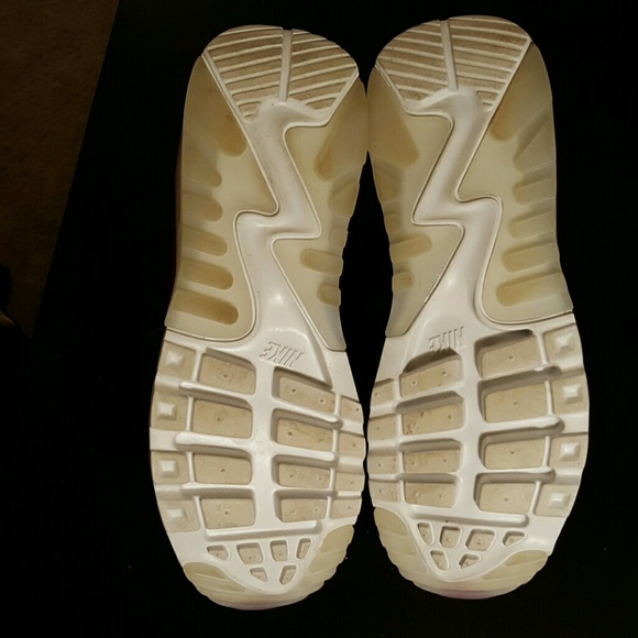 SOLD - Nike Air MAX Swarovski in Deep Burgundy - Picture 4 of 4