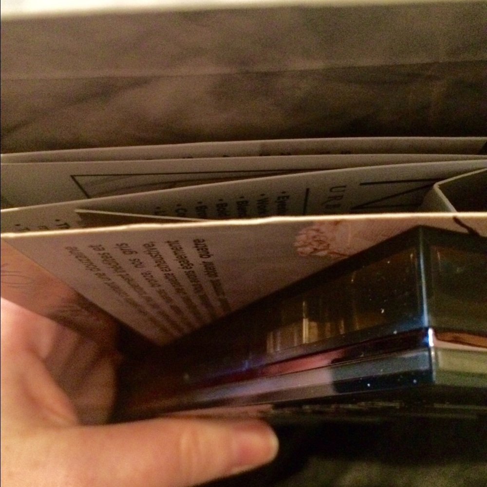 Additional Pictures of UD Smoky Palette