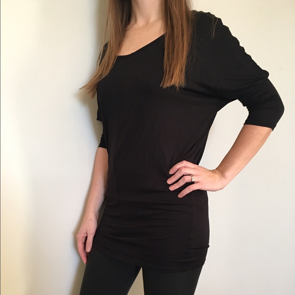 Super cute and soft, versatile black top 🖤