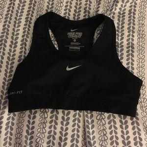 Black nike sports bra